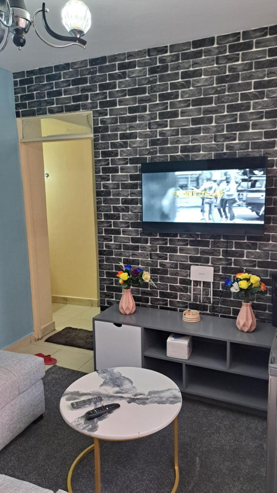 Gany Homes - Cozy 1-bedroom In With Parking And Netflix - Trm Drive Nairobi